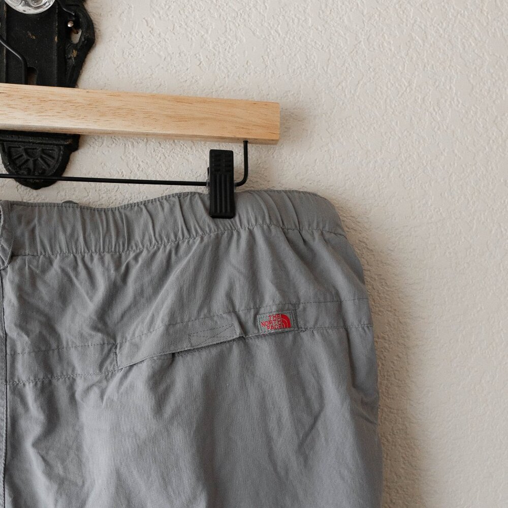 The North Face Men’s Sz Medium Gray Hiking Shorts Quick-Dry Outdoor Utility Belt - Picture 7 of 8